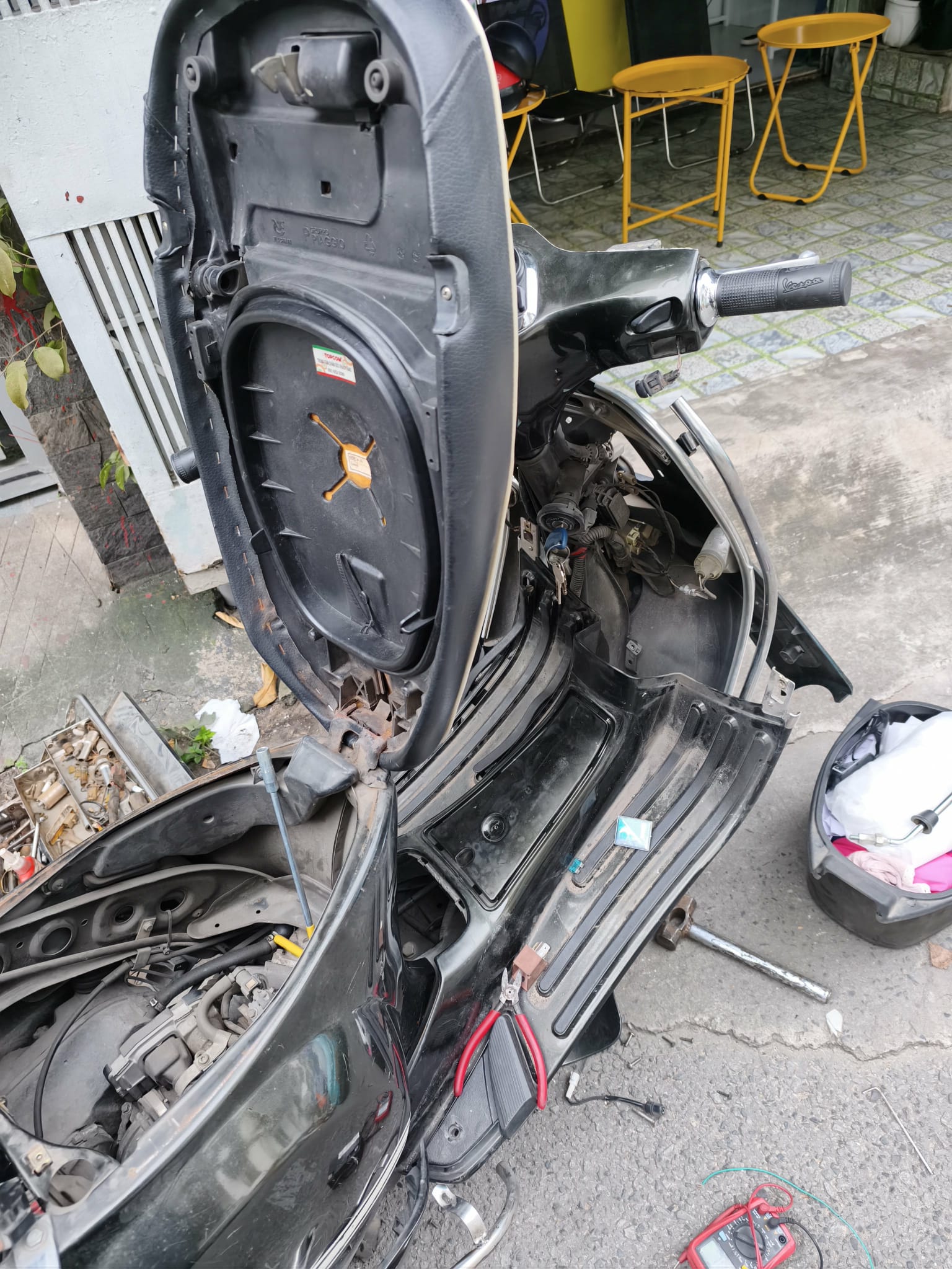 Mô phỏng sửa xe chết máy giữa đường